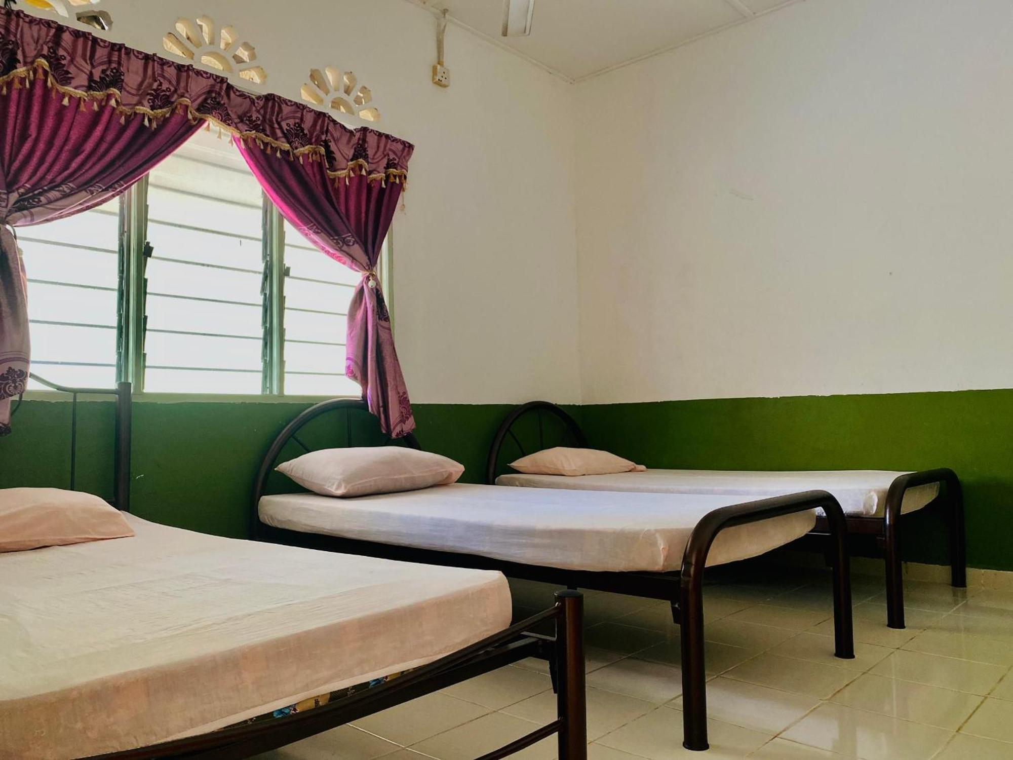 Delimah Guesthouse Kuala Tahan Exterior foto